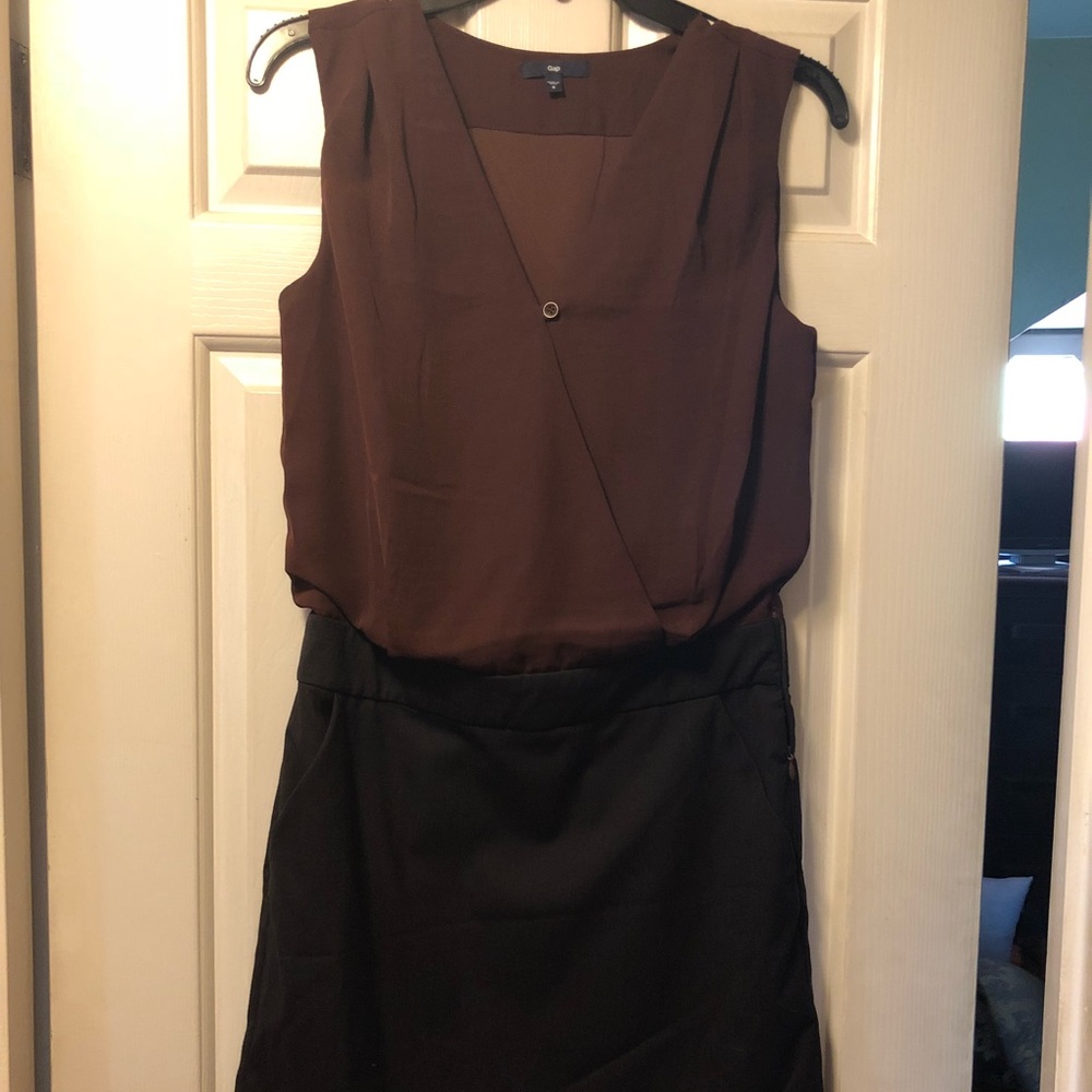 NWOT Gap Maroon and Navy Drew. Size 0!